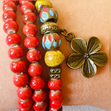 Load image into Gallery viewer, Beads Flower Bracelet
